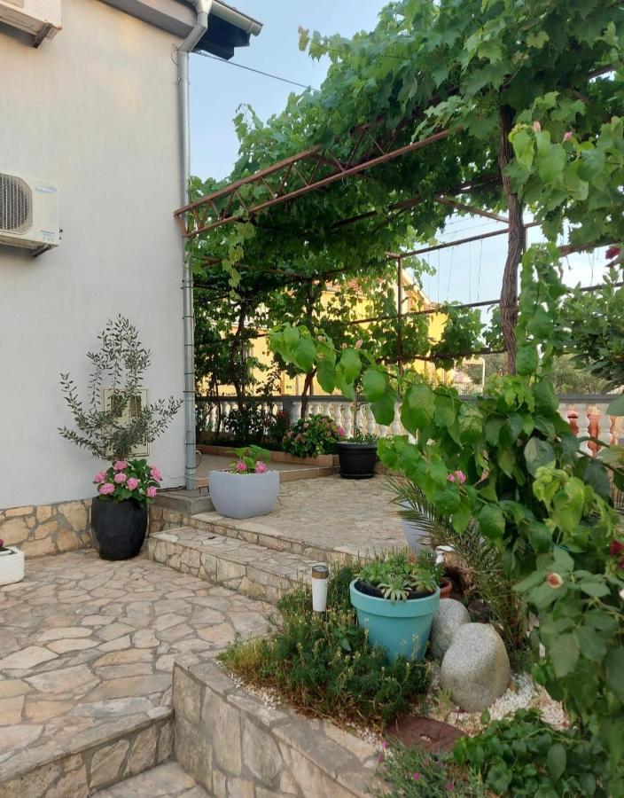 Apartman Petar Lägenhet Zadar Exteriör bild
